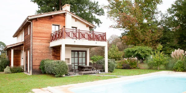 Grande Maison Bois Avec Piscine Privée Pour Baignade Journée Été — Photo