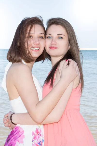 Primer Plano Estilo Vida Retrato Moda Dos Jóvenes Lesbianas Muy — Foto de Stock