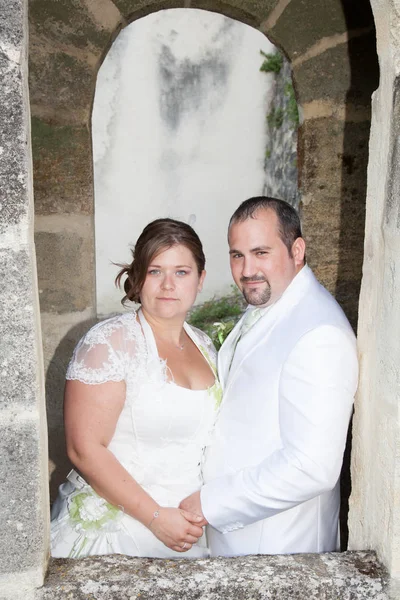 Eine Pralle Frau Und Mann Braut Und Bräutigam Hochzeitstag — Stockfoto