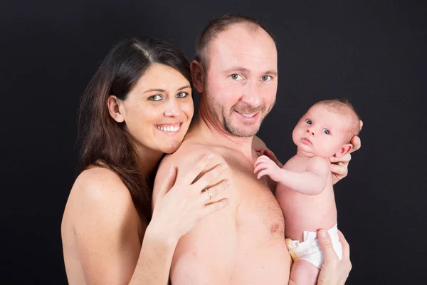 Feliz Jovem Pai Mãe Bebê Bonito Menino Recém Nascido — Fotografia de Stock