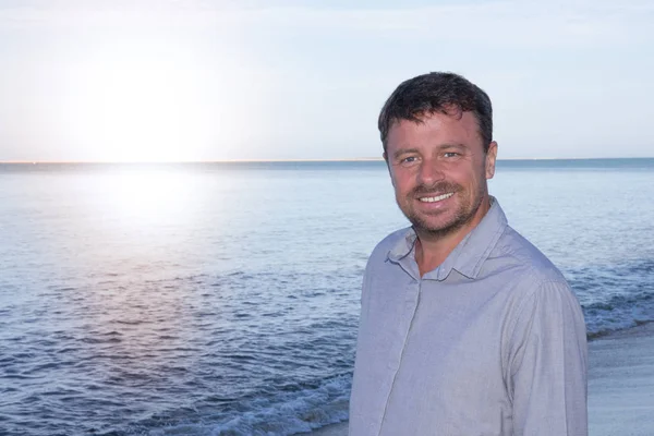 Handsome Man Walking Relax Beach Sun Rise — Stock Photo, Image