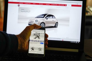 Bordeaux, Aquitaine / Fransa - 10 28 2019: Peugeot fiat bir otomobil üreticileri ittifakı kurdu