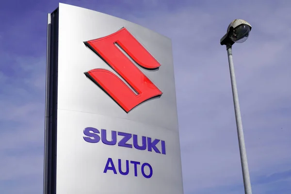 Bordeaux Aquitaine France 2019 Suzuki Logo Autohaus Schild Vor Blauem — Stockfoto