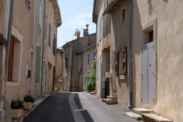 Bonnieux Typowa Ulica Zabytkowej Wiosce Wzgórza Provence Francja — Zdjęcie stockowe