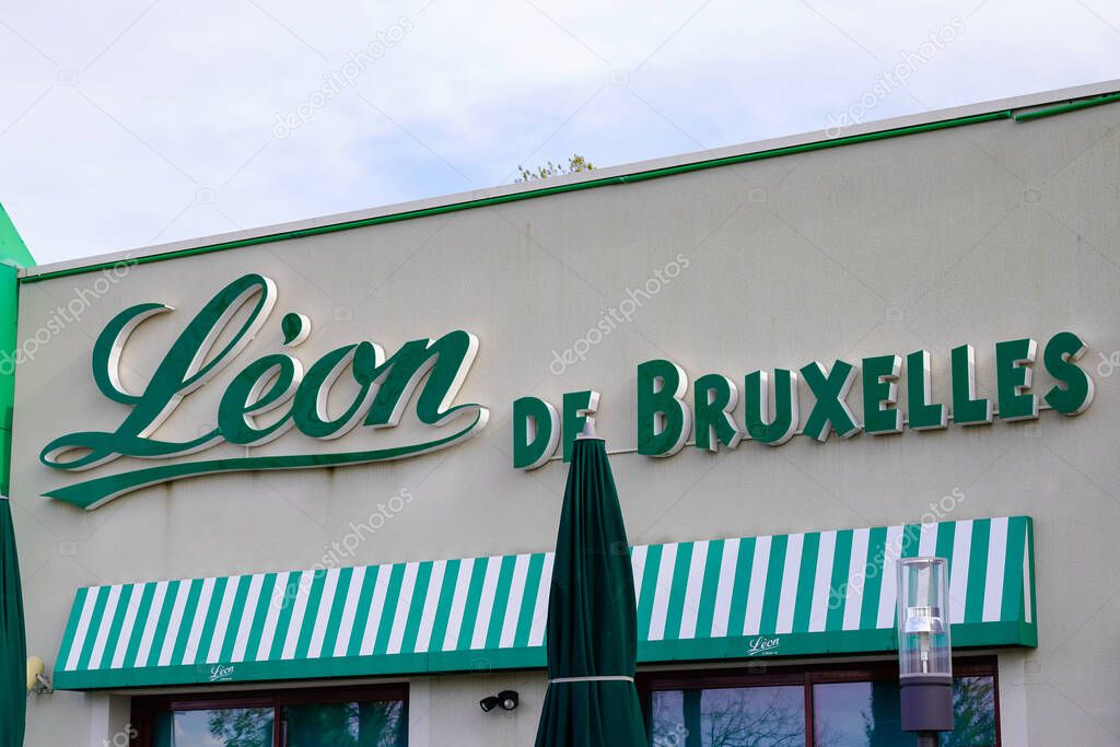 Bordeaux , Aquitaine / France - 11 07 2019 : leon de bruxelles logo sign restaurant belgium french shop cuisine franchise