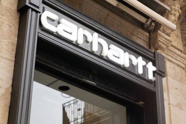 Bordeaux, Aquitaine / Fransa - 11 07 2019: Carhartt logo mağazası giyim mağazası
