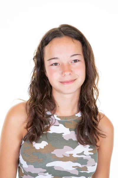 Sonriente Joven Mujer Adolescente Ejército Camuflaje Camisa Sobre Fondo Blanco — Foto de Stock