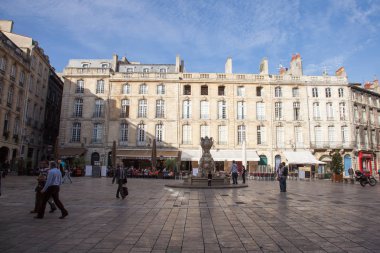 Bordeaux, Aquitaine / France - 11 07 2019: Fransa 'daki Bordeaux şehri