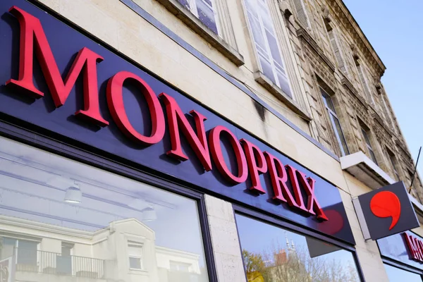 Burdeos Aquitania Francia 2019 Monoprix Logo Monop Sign Shop Supermercado — Foto de Stock