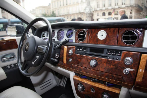 Burdeos Aquitania Francia 2019 Rolls Royce Phantom Madera Lujoso Volante —  Fotos de Stock