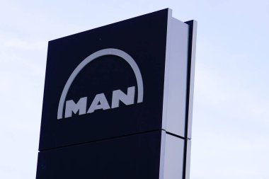 Bordeaux, Aquitaine / Fransa - 11 19 2019: Erkek kamyonet otomotiv otomotiv firması amblemi imzaladı