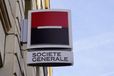 Bordeaux, Aquitaine / Fransa - 11 19 2019: Societe generale fransız bankası logosu sokak tabelası