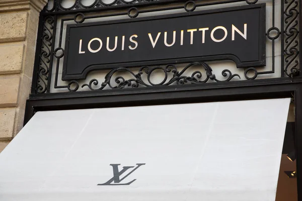Bordeaux Aquitaine France 2019 Louis Vuitton Logo Sign Store Street — стокове фото