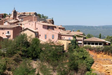 Roussillon tarihi ocher köyü Provence Luberon Vaucluse Fransa