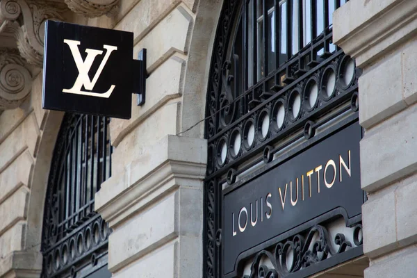 Bordeaux Aquitaine France 2019 Louis Vuitton Logo Store Sign Luxury — стокове фото