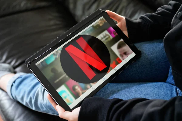 Bordeaux Aquitaine France 2019 Netflix Screen Tablet Global Provider Streaming — Photo
