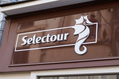 Bordeaux, Aquitaine / Fransa - 12 04 2019: Fransız seyahat acenteleri ağ mağazası logosu seçimi