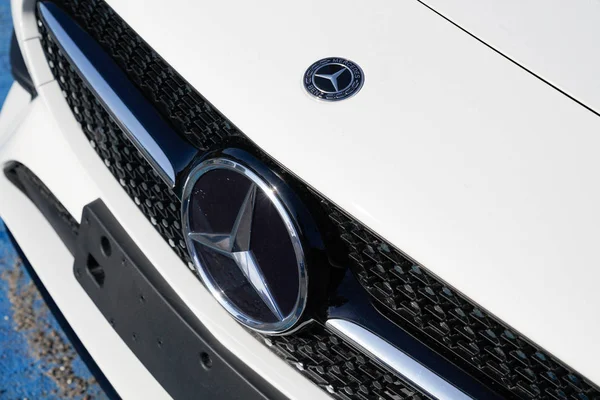 Bordeaux Aquitaine Franciaország 2019 Mercedes Benz Logó Tábla Fehér Autó — Stock Fotó