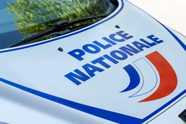 Крупним Планом Наклейка Машині Поліції Муніципальної Поліції Французькою — стокове фото