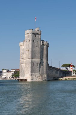 La Rochelle Fransa limanına giriş kulesi.