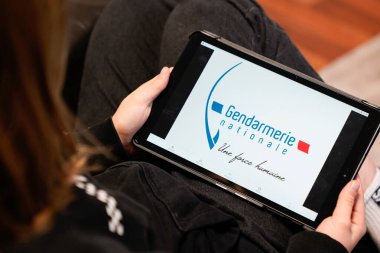 Bordeaux, Aquitaine / Fransa - 11: 30 2019: jandarma Fransız polisi logo tabletini imzaladı
