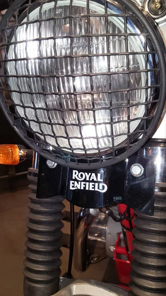 Bordeaux Aquitaine France 2019 Royal Enfield Мотоцикл Closeup Front Headlight — стокове фото