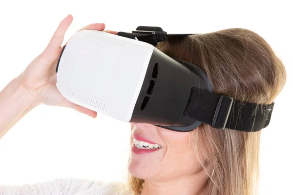 Mujer Joven Está Usando Gafas Realidad Virtual Auriculares Sobre Fondo —  Fotos de Stock