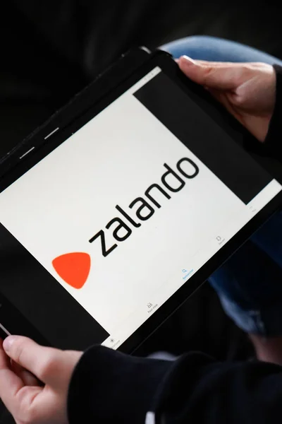 Bordeaux Aquitaine France 2019 Application Signe Logo Zalando Sur Écran — Photo