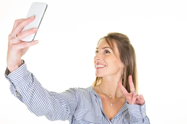 Blondynka Szczupła Piękna Kobieta Selfie Śmiech Białym Tle Pozowanie Znak — Zdjęcie stockowe