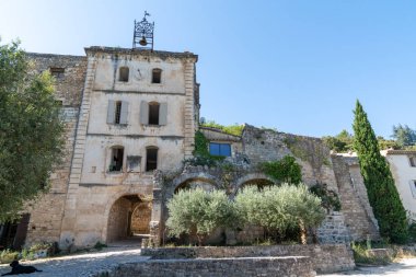 Luberon Fransa 'nın tarihi girişi Oppede le vieux