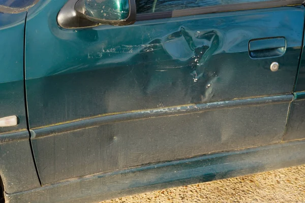 Lado Carro Quebrado Raspadinha Com Danos Aos Destroços Tinta — Fotografia de Stock