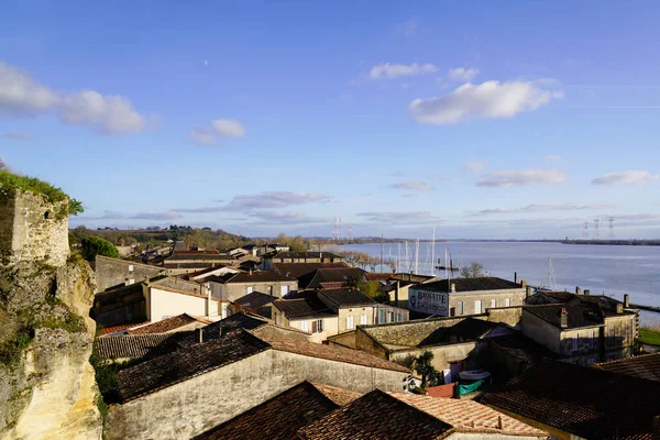 Bourg Sur Gironde Γαλλικό Χωριό Δίπλα Στο Ποτάμι Στη Garonne — Φωτογραφία Αρχείου