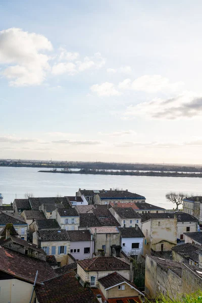 Bourg Sur Gironde Fransa Nın Güneybatısındaki Nehir Kenarı Köyünün Yukarıdan — Stok fotoğraf