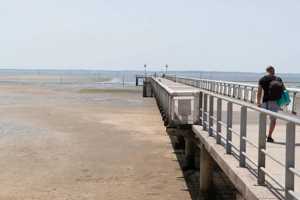 Pontoon Pier Andernos Les Bains France Tourist Man Walking View — 스톡 사진