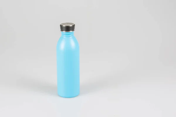 Синя Пляшка Нержавіючої Води Термос Ізольована Білому Тлі — стокове фото