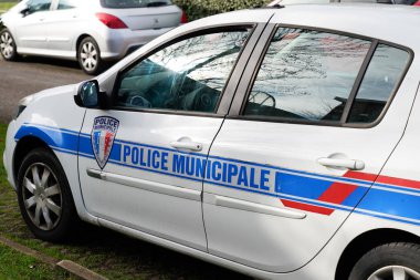 Bordeaux, Aquitaine / Fransa - 01 09 2020: Fransız Belediyesi polis aracında araba polisi anlamına geliyor