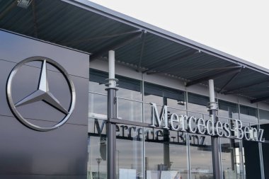 Bordeaux, Aquitaine / Fransa - 01: 15 2020: Mercedes Benz logfo bayii Alman otomobil dükkanı Daimler Ag