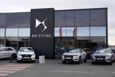 Bordeaux, Aquitaine / Fransa - 01: 15 2020: ds otomobiller logo otomobil satış mağazası satış mağazası fransız otomobil üretimi