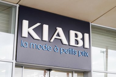 Bordeaux, Aquitaine / Fransa - 01: 15 2020: Kiabi logosu düşük maliyetli mağaza mağazası giyim şirketi