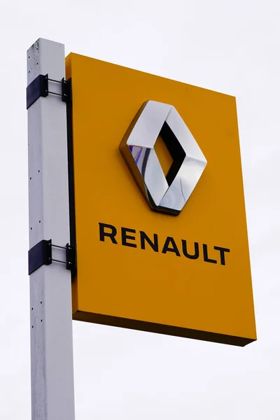 Bordeaux Aquitaine France 2020 Renault Logo Car Sign Distribuership Store — стокове фото