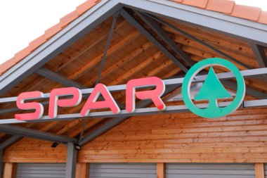 Bordeaux, Aquitaine / Fransa - 01: 15 2020: marketteki spor markası logosu süpermarketi
