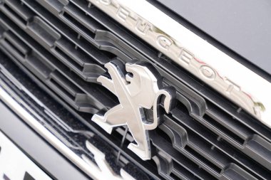 Bordeaux, Aquitaine / Fransa - 01 24 2020: Peugeot araba ön tarafı Fransız üretici aracı