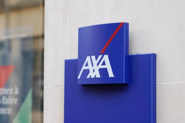 Bordeaux, Aquitaine / Fransa - 02 02 02 2020: axa logo mavisi mağaza işareti Fransız çokuluslu sigorta
