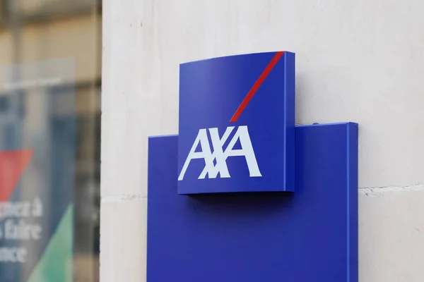 Bordeaux Aquitaine Frankrijk 2020 Axa Logo Blauw Winkelteken Franse Multinationale — Stockfoto