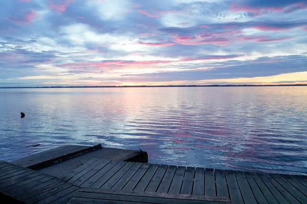 Lac Biscarrosse Coucher Soleil Avec Jetée Ponton Bateau Bois France — Photo