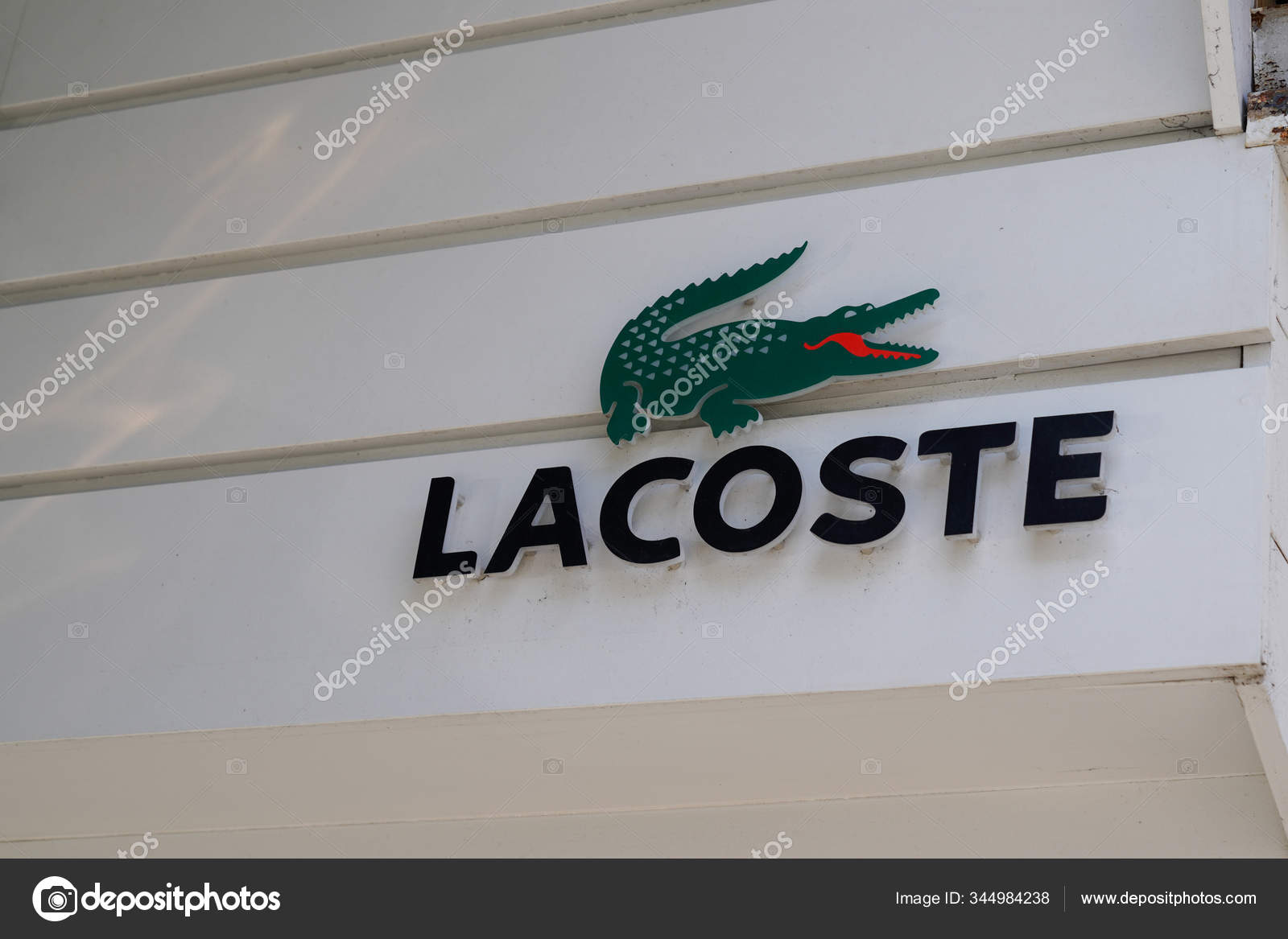 Bordeaux Aquitaine France 2020 Lacoste Crocodile Logo Closeup Shop Sign – Stock © OceanProd #344984238