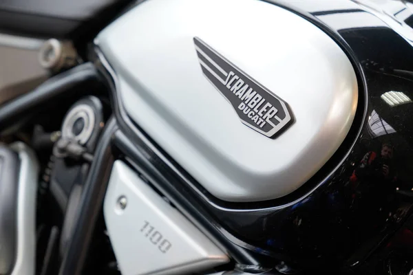 Bordeaux Aquitaine Franciaország 2020 Ducati Scrambler 1100 Részlet Motorkerékpár Tábla — Stock Fotó