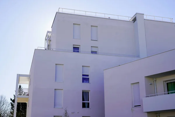 Modern Apartment Building Facade New White Exterior — Stock Photo, Image