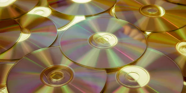 Amarelo Discos Compactos Fundo Quente Dvd Blue Ray Dispostos Uma — Fotografia de Stock