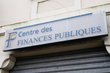 Bordeaux, Aquitaine / France - 02 21 2020: Centre des Finances Publiques logo ofisi Fransız kamu maliye idaresi
